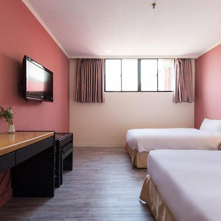 Back Home Hotel Chiayi Eksteriør billede