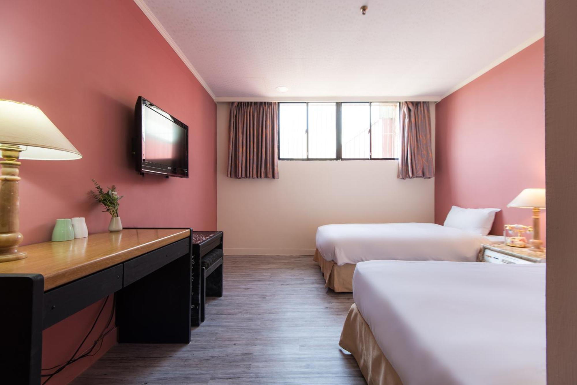 Back Home Hotel Chiayi Eksteriør billede