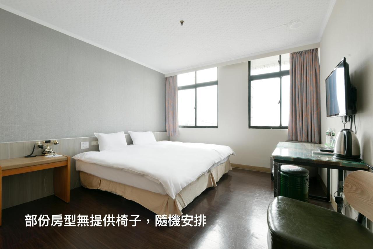 Back Home Hotel Chiayi Eksteriør billede