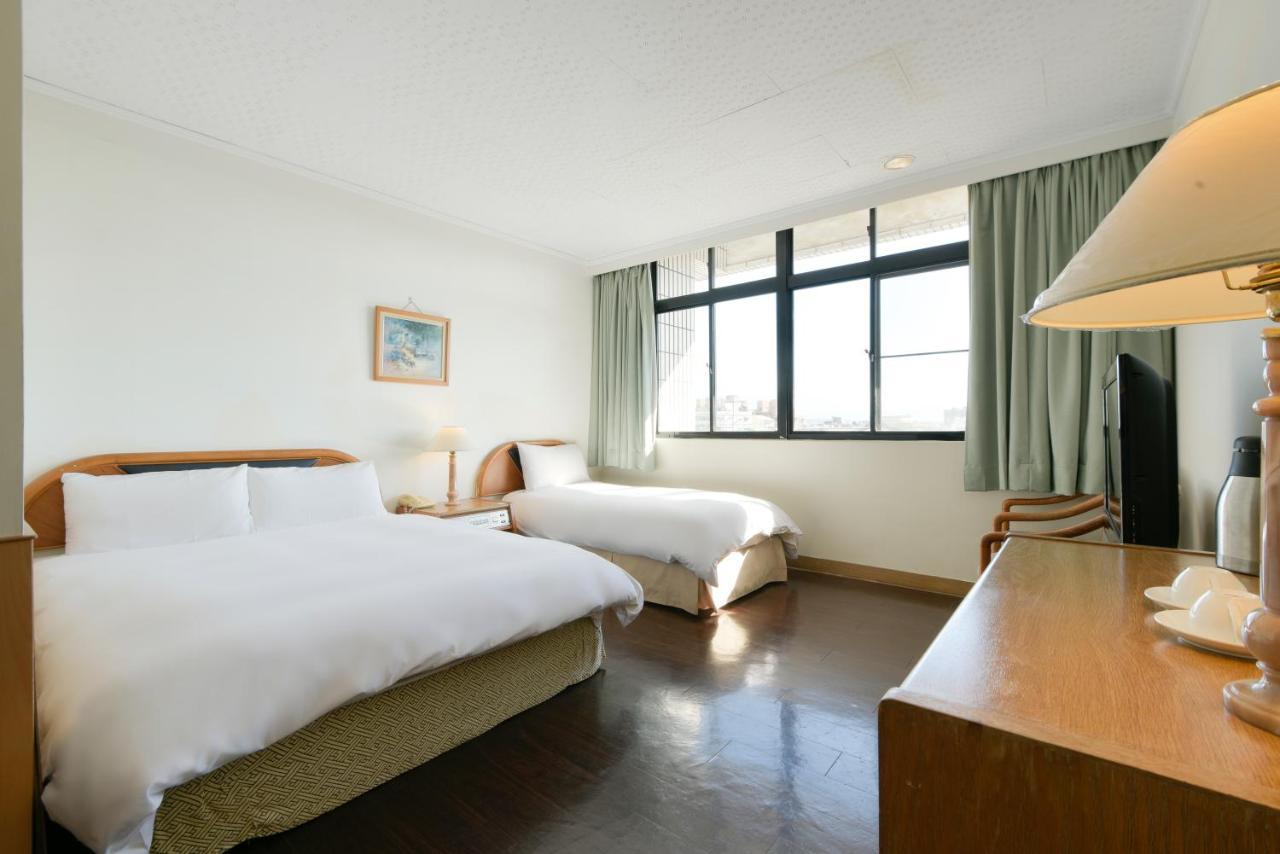Back Home Hotel Chiayi Eksteriør billede