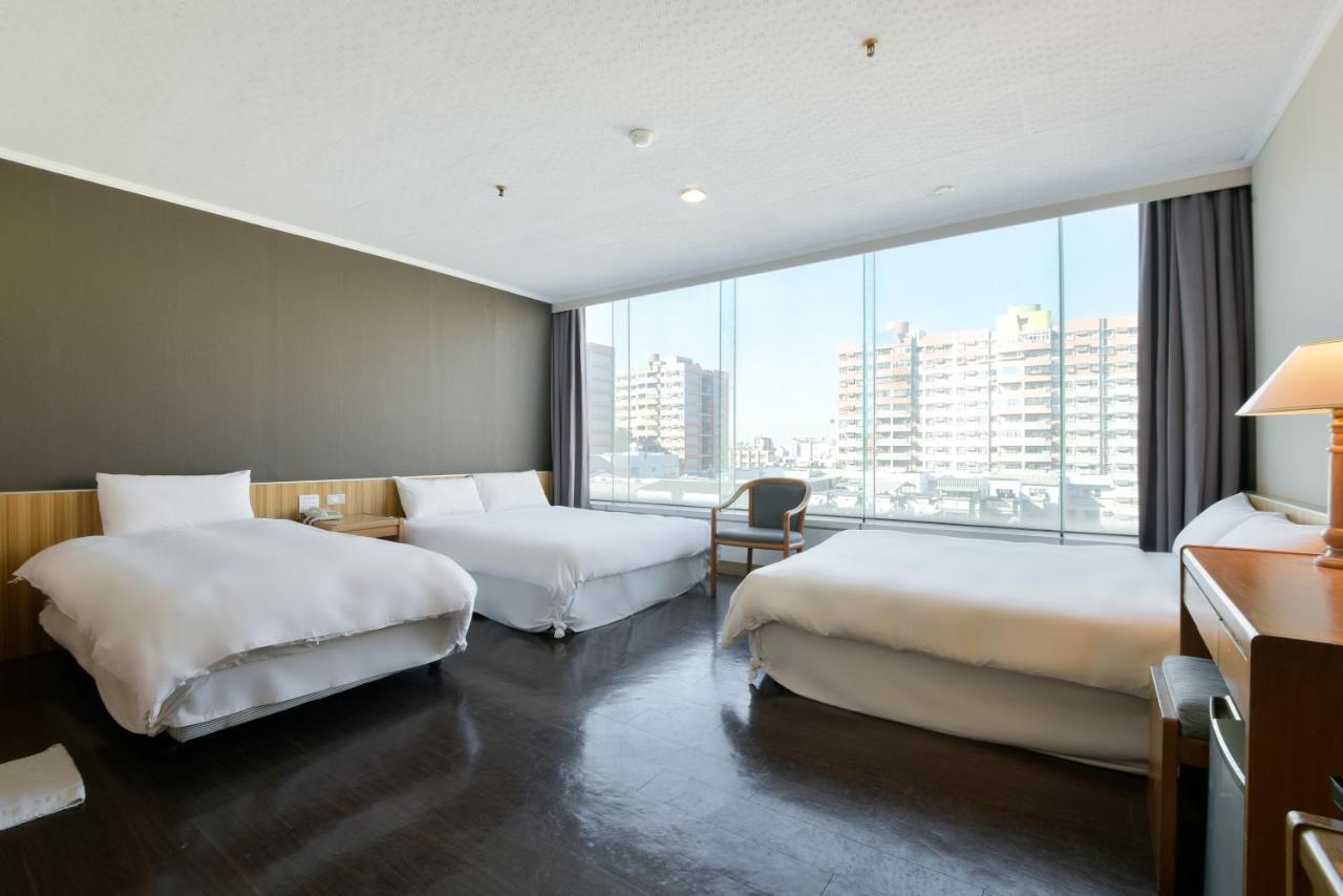 Back Home Hotel Chiayi Eksteriør billede