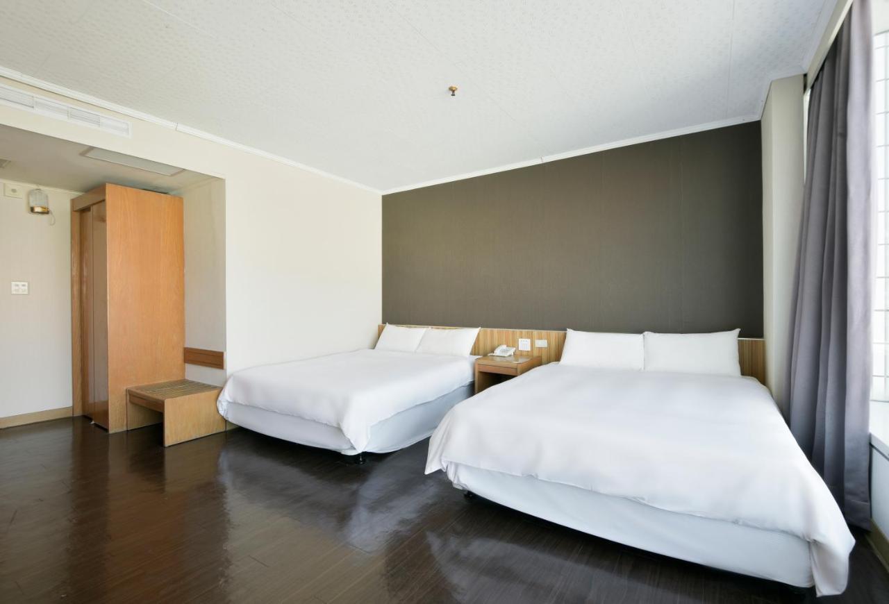 Back Home Hotel Chiayi Eksteriør billede